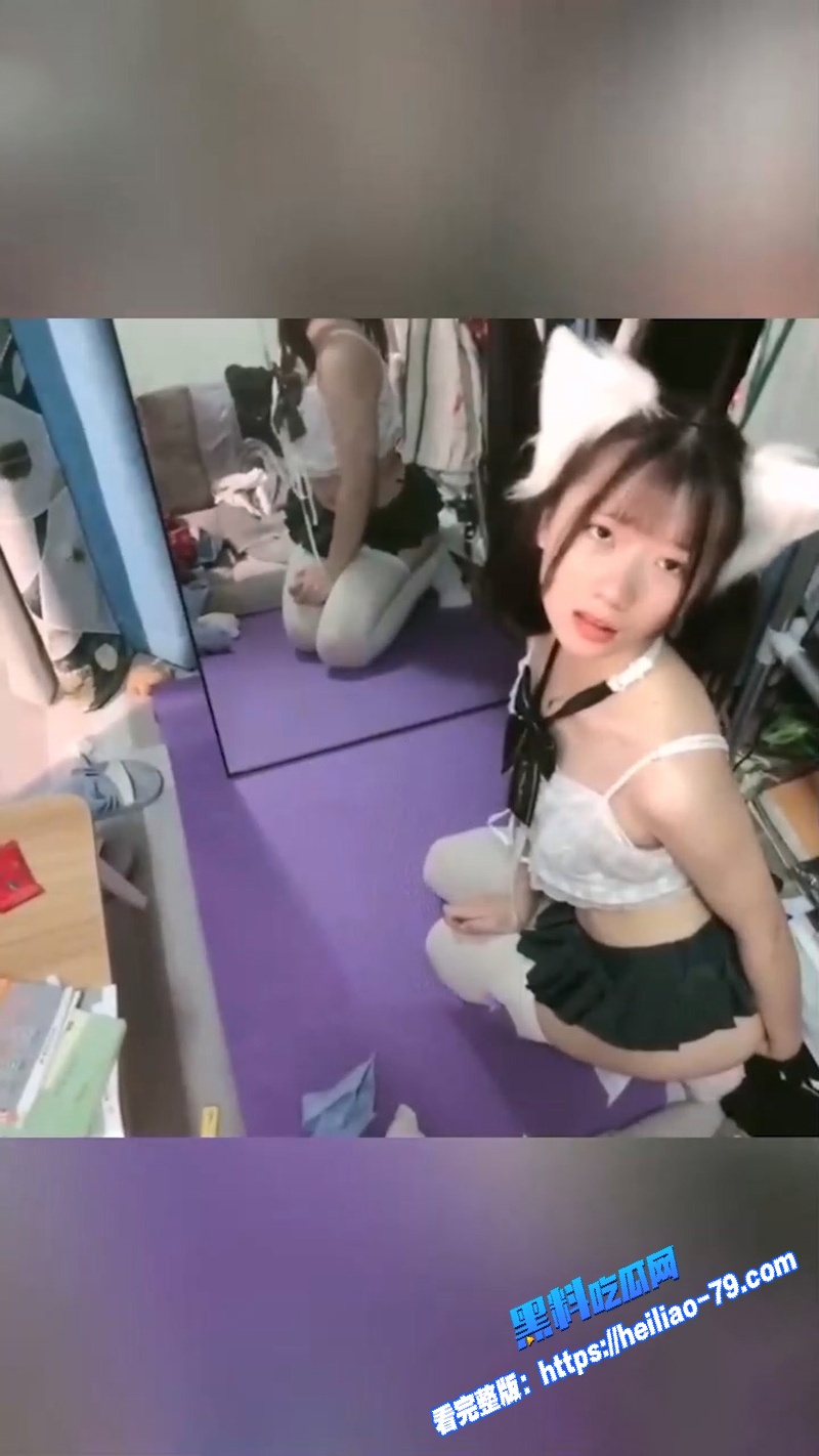 清纯学生妹反差爆棚 表面乖乖女脱光后变骚浪母狗 各种情趣内衣换不停 还撒娇主动求操图14