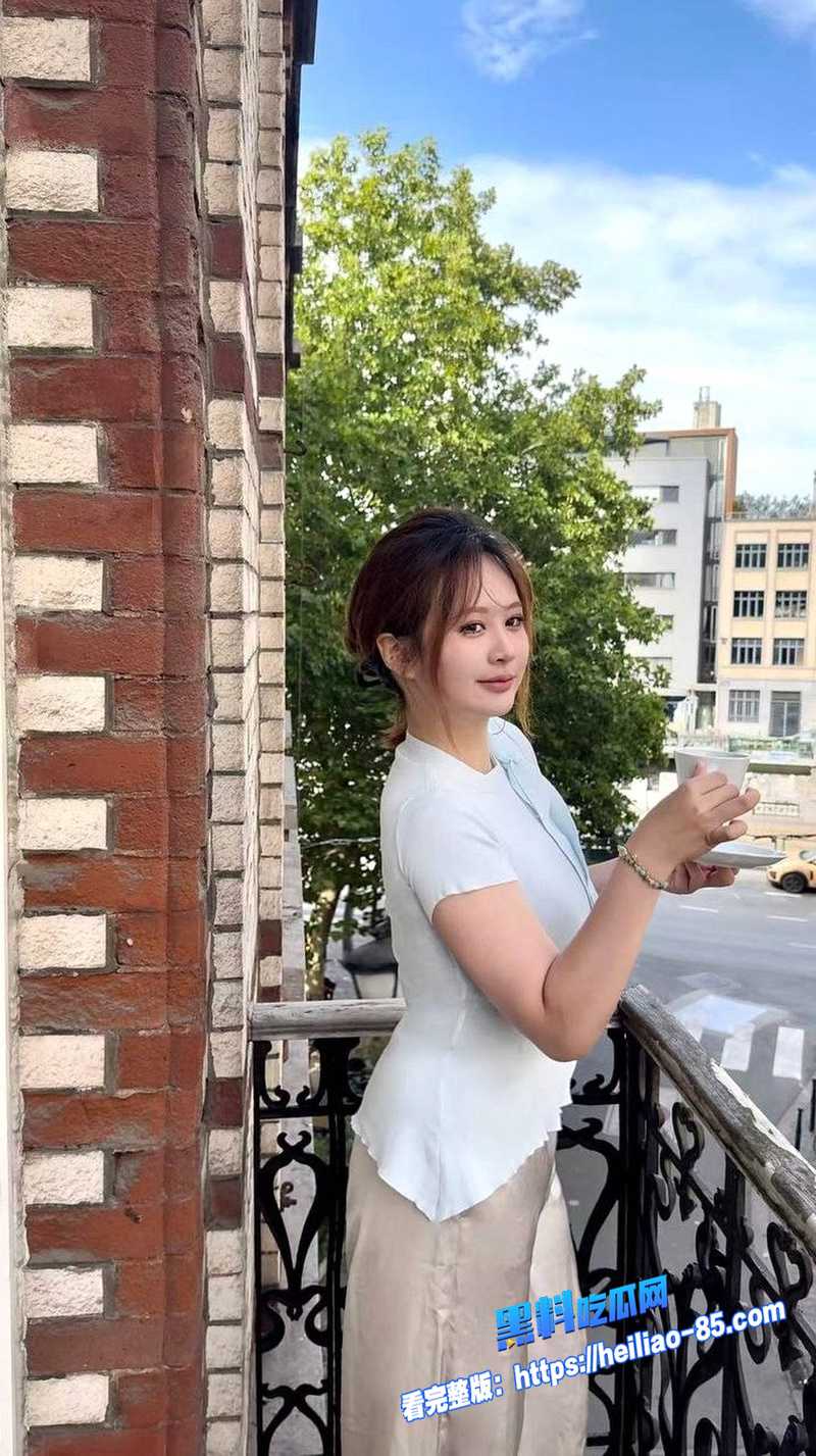 海角精选母子乱伦 儿子半夜钻进亲妈被窝 隔着内裤猛插骚穴 私藏原片真实度极高图5 海角精选母子乱伦 儿子半夜钻进亲妈被窝 隔着内裤猛插骚穴 私藏原片真实度极高图5