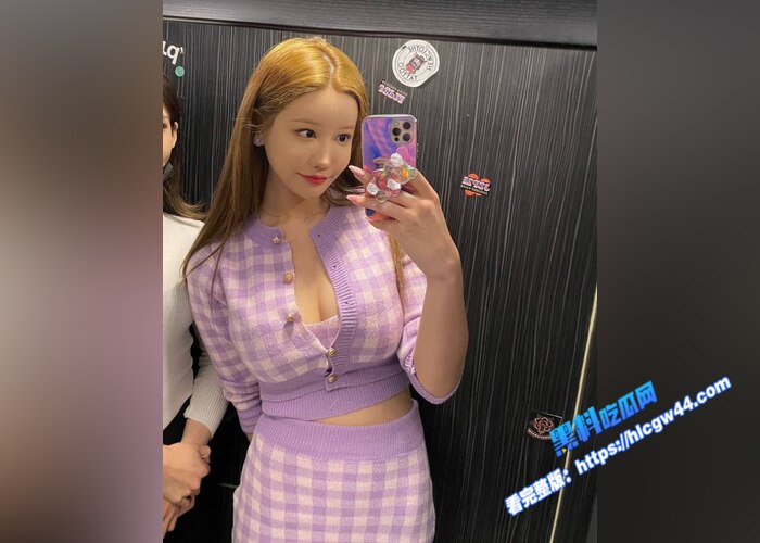 韩国推特高颜值妹子 大尺度福利合集 巨乳肥臀极品身材 镜头前揉奶自拍18