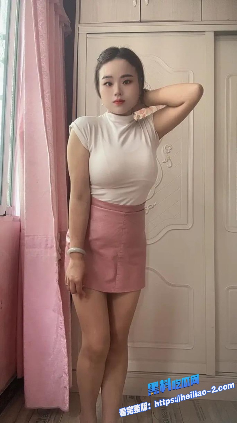 同城勾搭的设计系BDSM小妖精杨天阳丝袜足交玩到腿软深喉口爆最后无套内射彻底放飞3