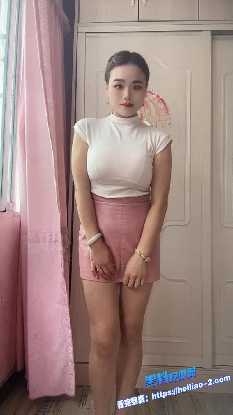 同城勾搭的设计系BDSM小妖精杨天阳丝袜足交玩到腿软深喉口爆最后无套内射彻底放飞4