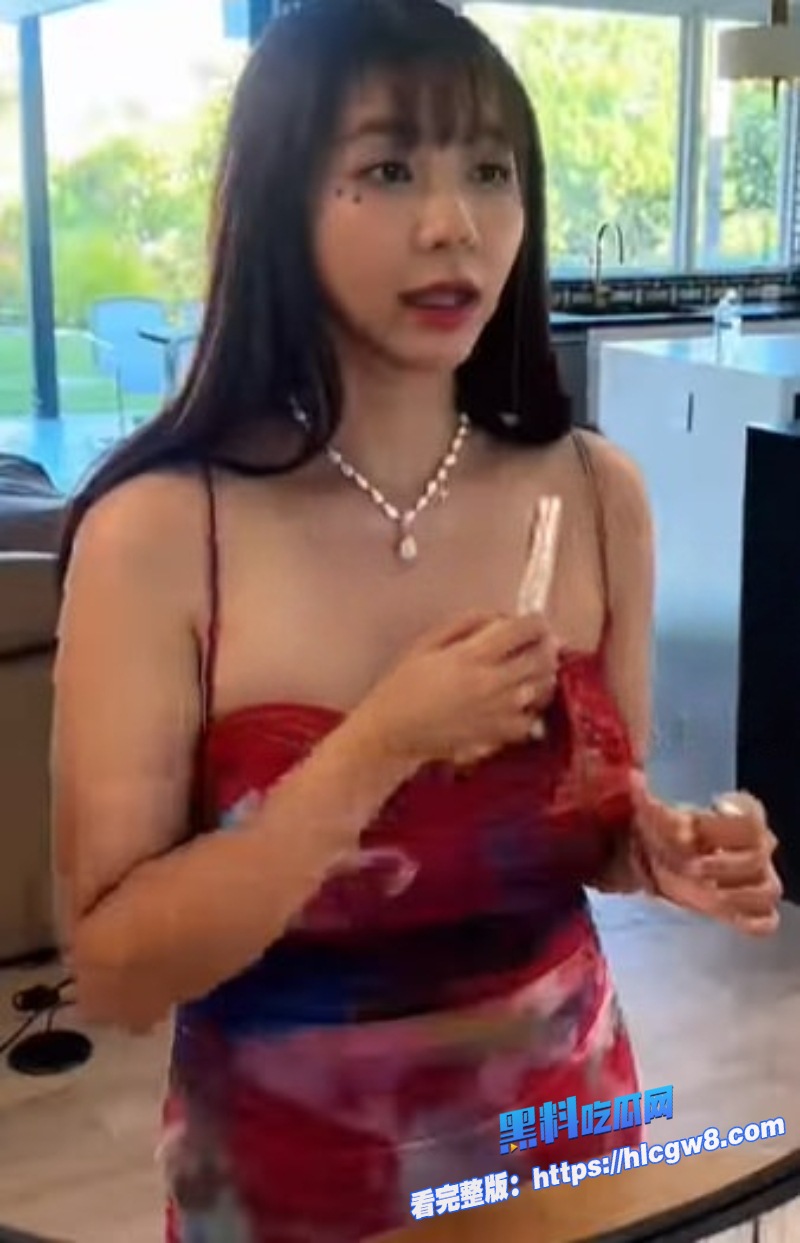 Onlyfans大奶女神吴梦梦和伴娘抢走新郎婚礼前夕无套内射3P视频曝光4