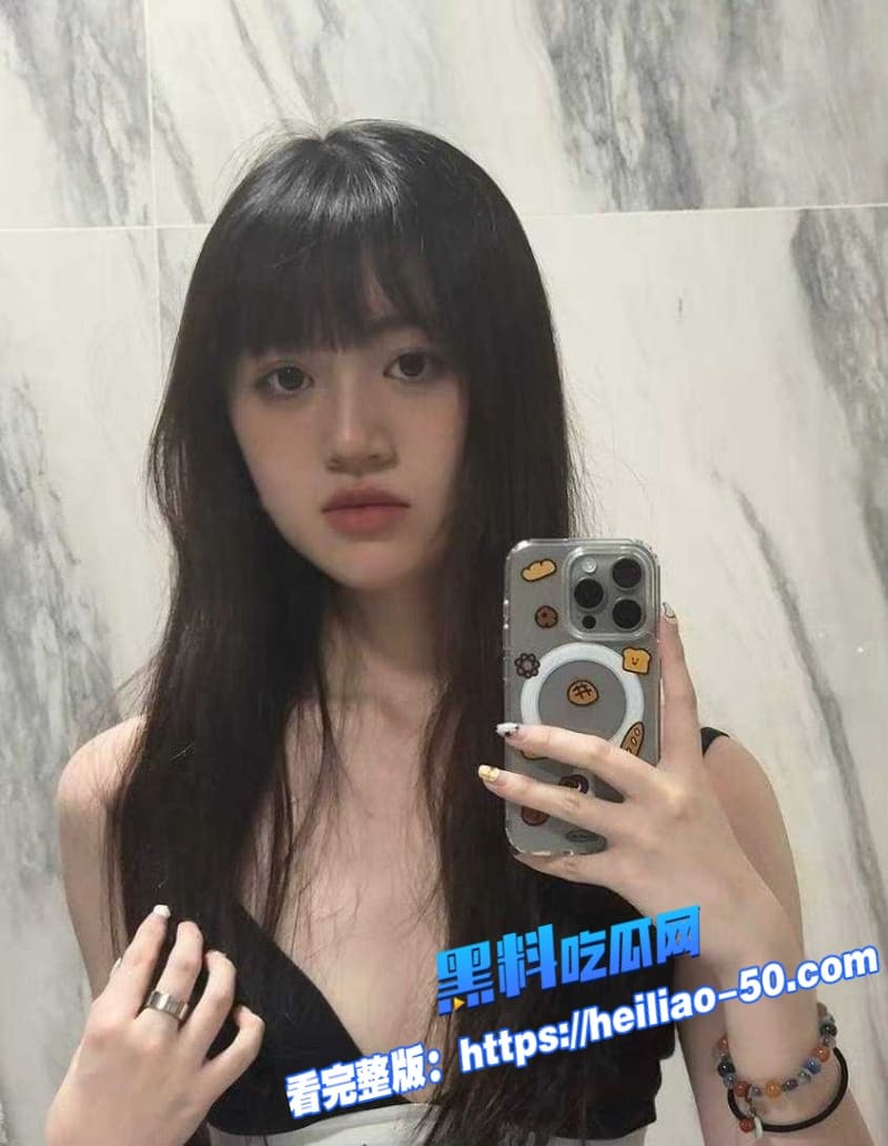 湖南大学生刘敏华与男友日常性爱视频流出露脸舔屌表面清纯床上反差小母狗 1 湖南大学生刘敏华与男友日常性爱视频流出露脸舔屌表面清纯床上反差小母狗 1