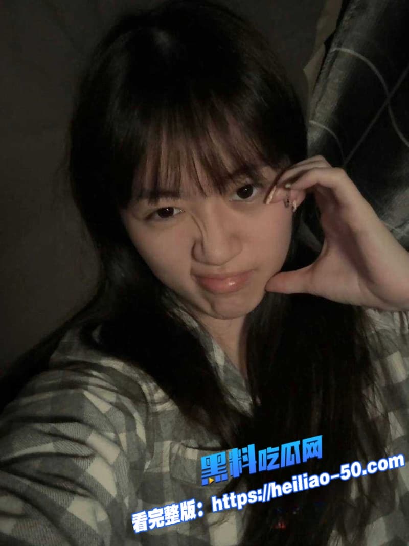 湖南大学生刘敏华与男友日常性爱视频流出露脸舔屌表面清纯床上反差小母狗 11 湖南大学生刘敏华与男友日常性爱视频流出露脸舔屌表面清纯床上反差小母狗 11