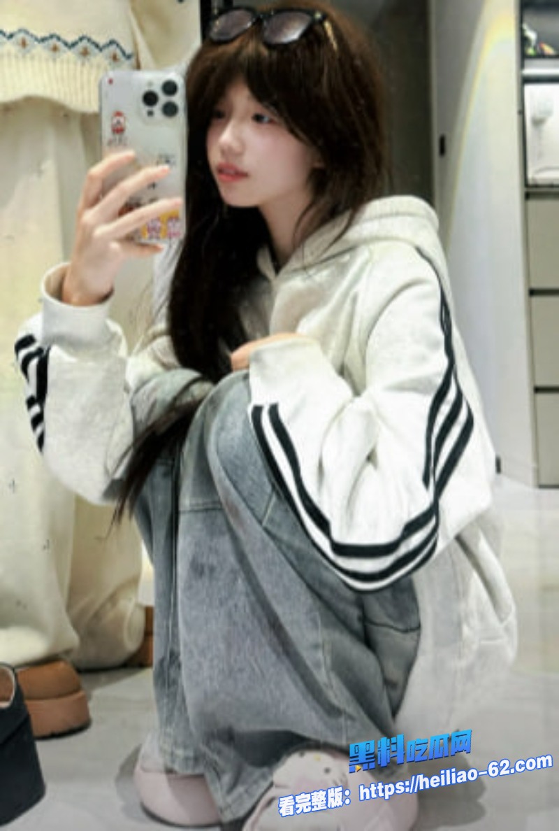 抖音小妍my一对一私聊金主超下流清纯脸蛋全裸掰穴露粉嫩小逼3 抖音小妍my一对一私聊金主超下流清纯脸蛋全裸掰穴露粉嫩小逼3