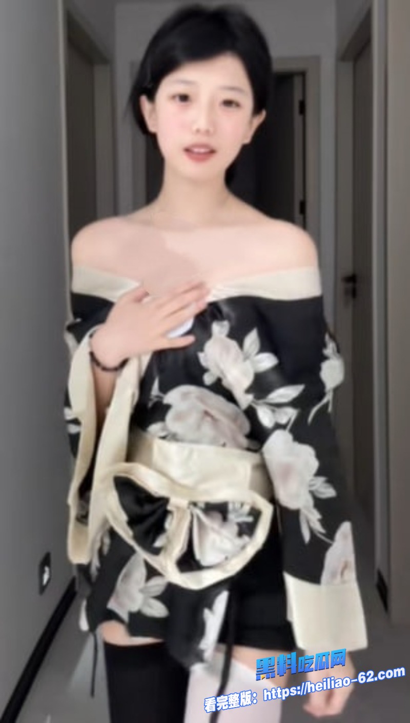 抖音小妍my一对一私聊金主超下流清纯脸蛋全裸掰穴露粉嫩小逼5 抖音小妍my一对一私聊金主超下流清纯脸蛋全裸掰穴露粉嫩小逼5