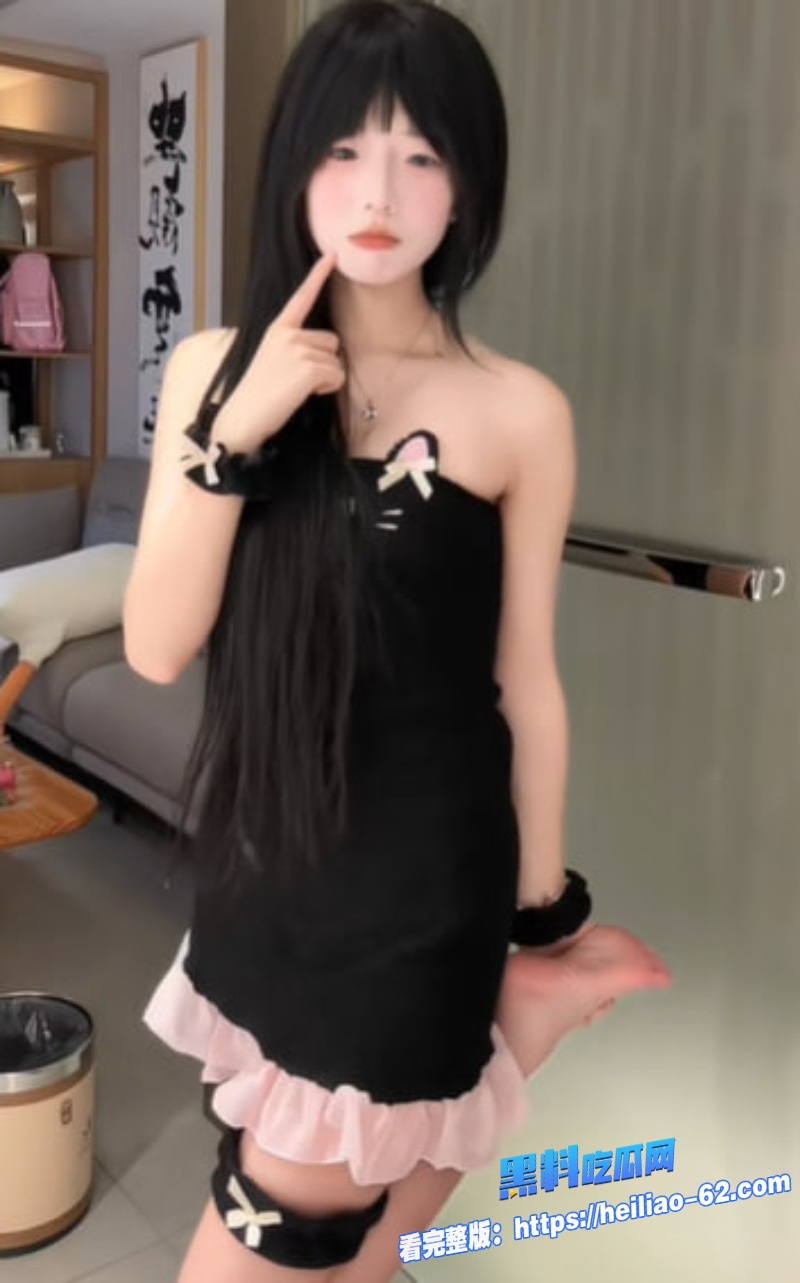 抖音小妍my一对一私聊金主超下流清纯脸蛋全裸掰穴露粉嫩小逼6 抖音小妍my一对一私聊金主超下流清纯脸蛋全裸掰穴露粉嫩小逼6