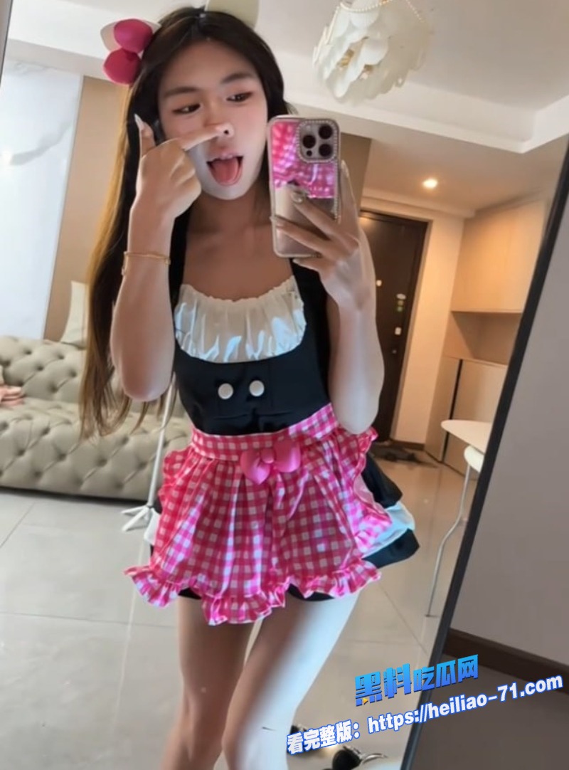 酒店SM情侣母狗太骚了红丝袜制服跪舔深喉被中出内射肚皮2 酒店SM情侣母狗太骚了红丝袜制服跪舔深喉被中出内射肚皮2