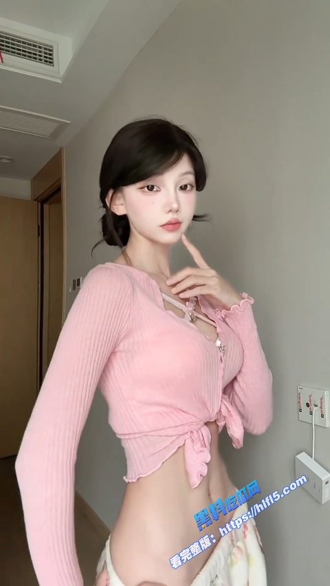 抖音网红 猫又 风格多变 粉丝有时候叫她妈妈 有时候叫她姐姐 反正我只想叫她母狗！1
