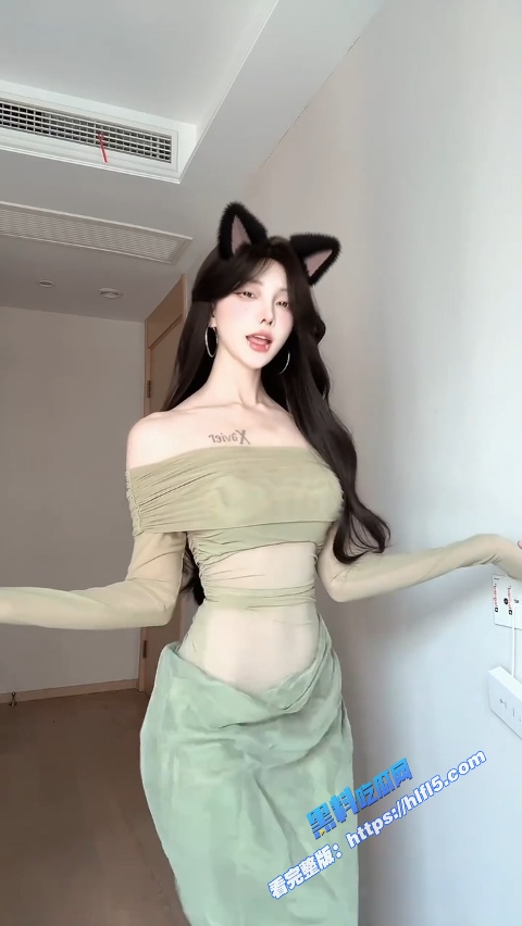 抖音网红 猫又 风格多变 粉丝有时候叫她妈妈 有时候叫她姐姐 反正我只想叫她母狗！4