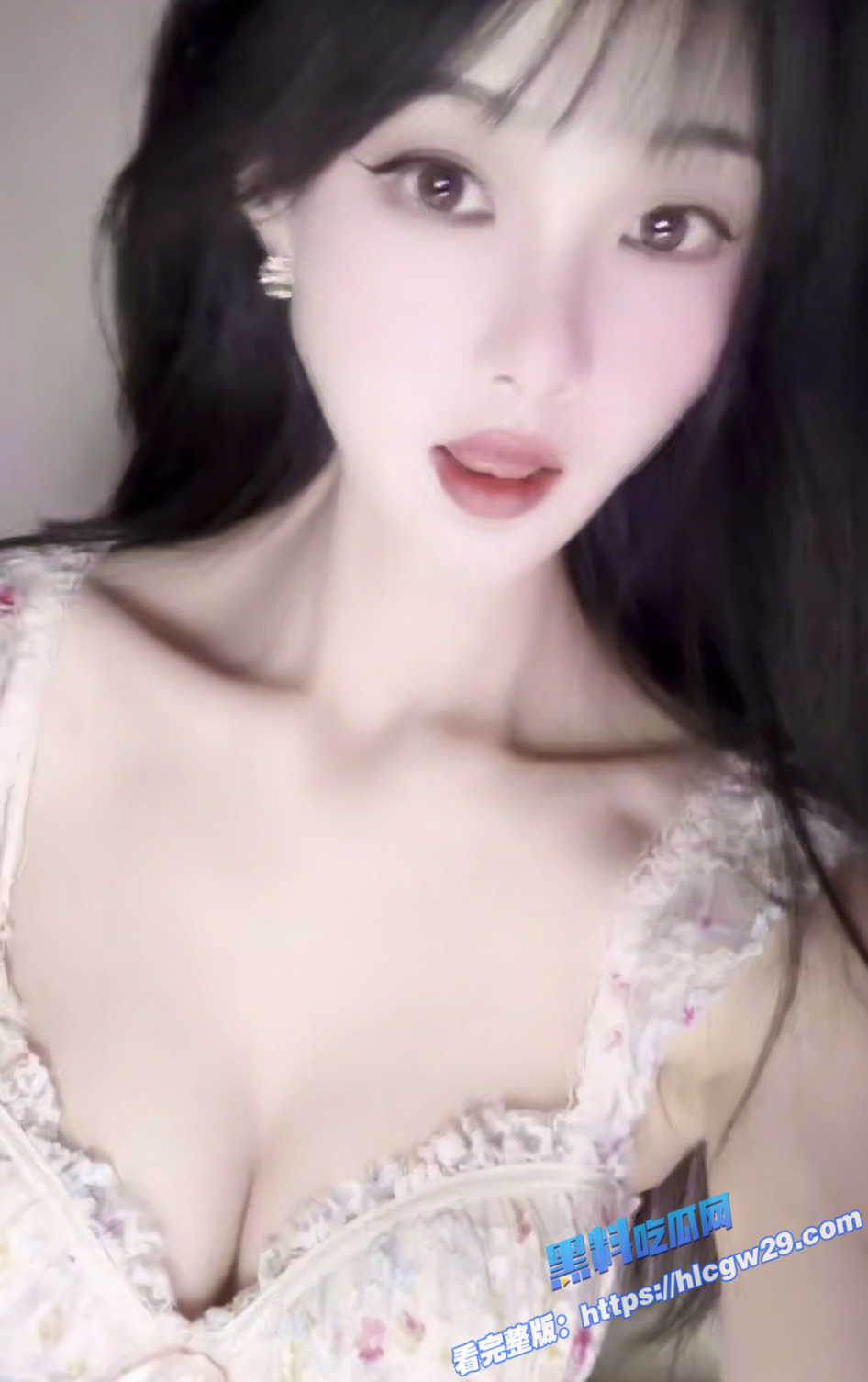 花椒极品美女 恩熙 土豪高价劲爆定制 私拍大尺度露脸 道具插逼视频流出！7