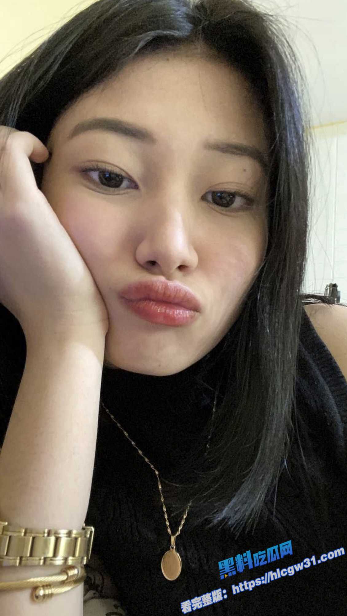 新加坡华人女神 黄玲 清纯与骚气自由转换 自拍啪啪视频流出 被干的淫叫声震天！1