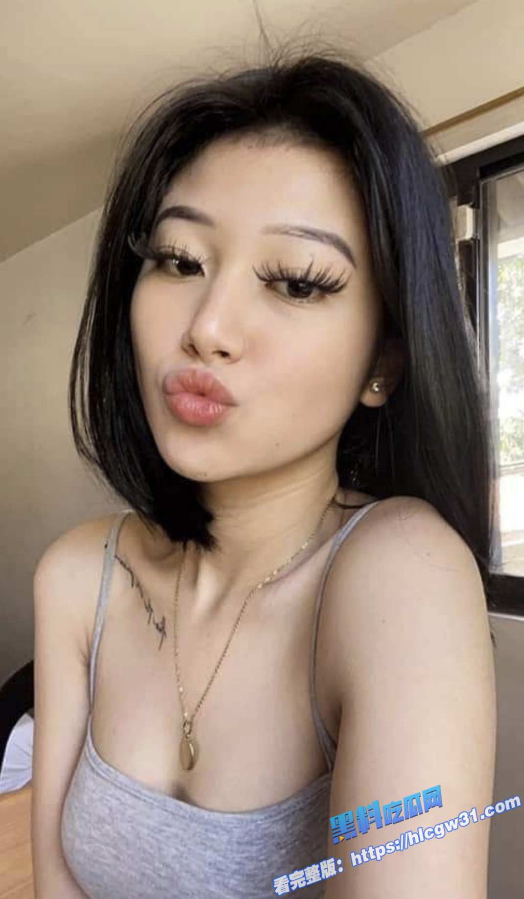 新加坡华人女神 黄玲 清纯与骚气自由转换 自拍啪啪视频流出 被干的淫叫声震天！2