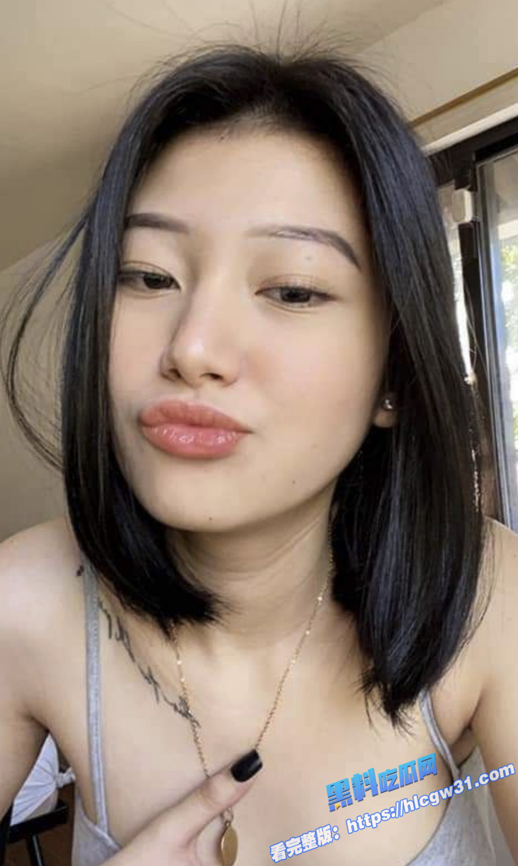 新加坡华人女神 黄玲 清纯与骚气自由转换 自拍啪啪视频流出 被干的淫叫声震天！4