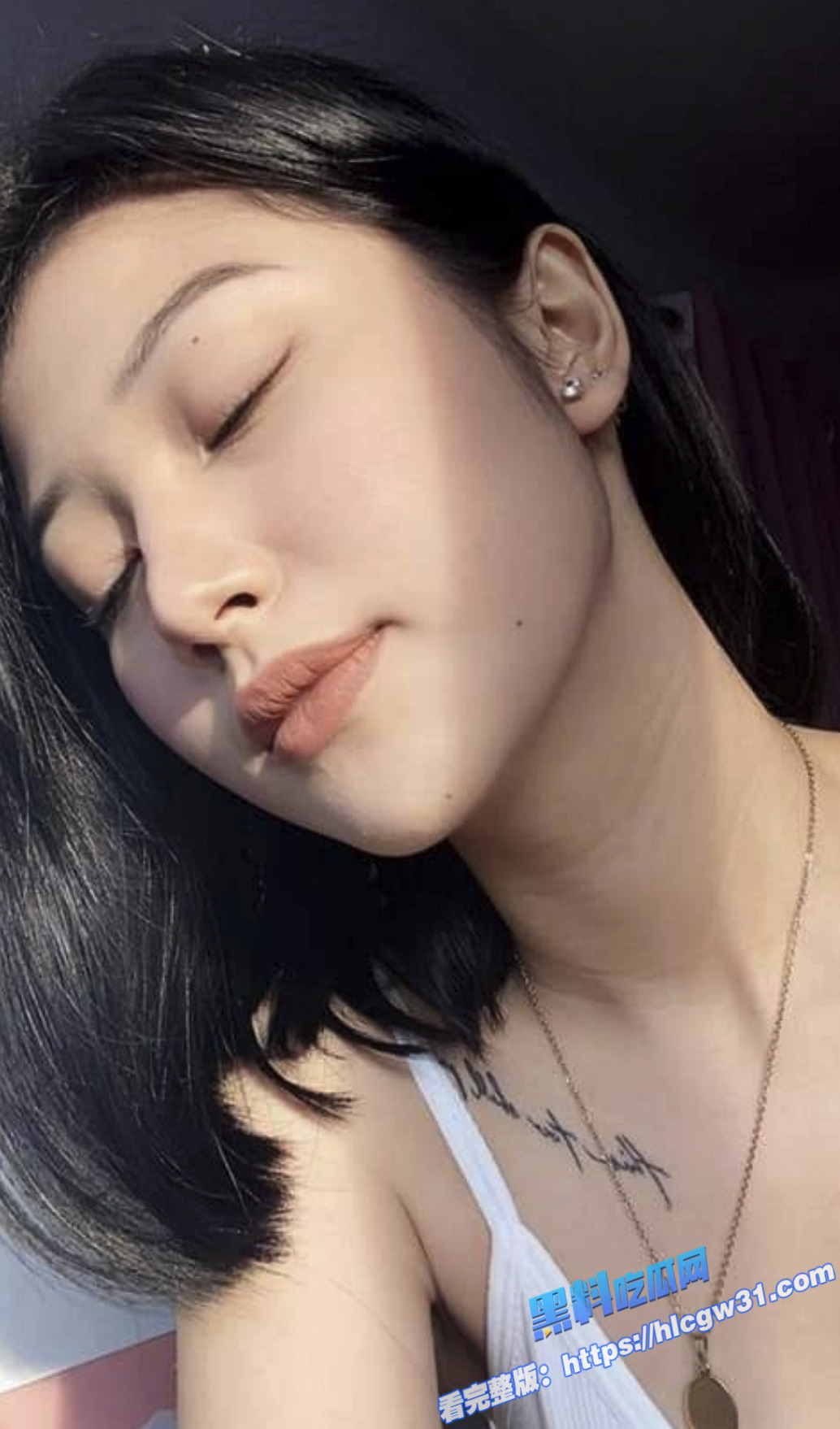新加坡华人女神 黄玲 清纯与骚气自由转换 自拍啪啪视频流出 被干的淫叫声震天！3