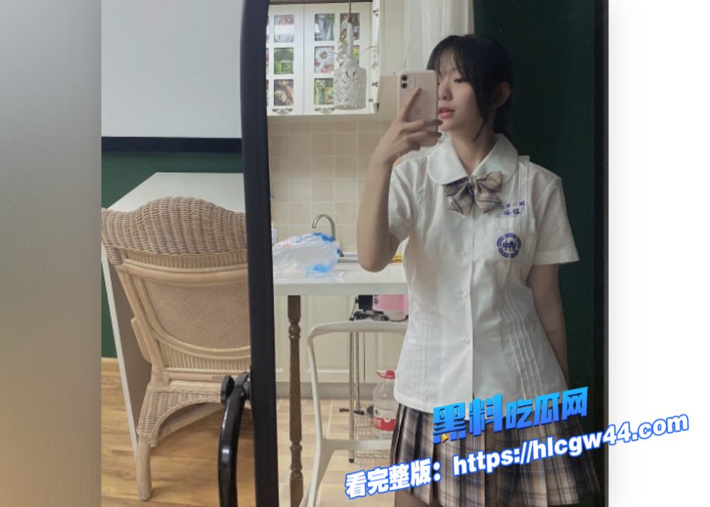 高颜值反差大学生各种自拍发给男友结果被男友曝光了表面清纯可爱实则别调教成母狗了 8 高颜值反差大学生各种自拍发给男友结果被男友曝光了表面清纯可爱实则别调教成母狗了 8