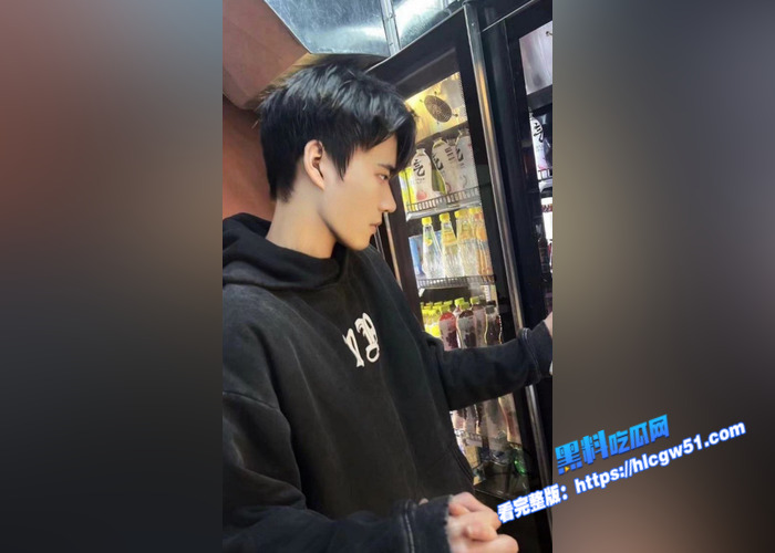 推特调教女M 少御的狗 极品性奴吞精福利流出 骚母狗吐舌颜射精子面膜 令人大开眼界1