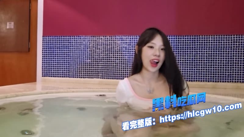 亚裔混血白虎嫩妹被男友无套内射白虎小穴被爆操到喷水口交乳交后入全记录曝光10 亚裔混血白虎嫩妹被男友无套内射白虎小穴被爆操到喷水口交乳交后入全记录曝光10