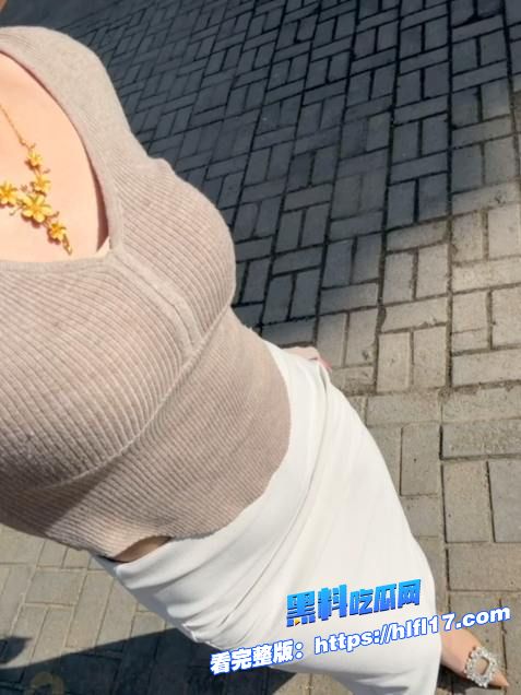 母子乱伦？单亲妈妈为了缓解儿子高考压力 竟然在客厅行禁忌之爱！图4