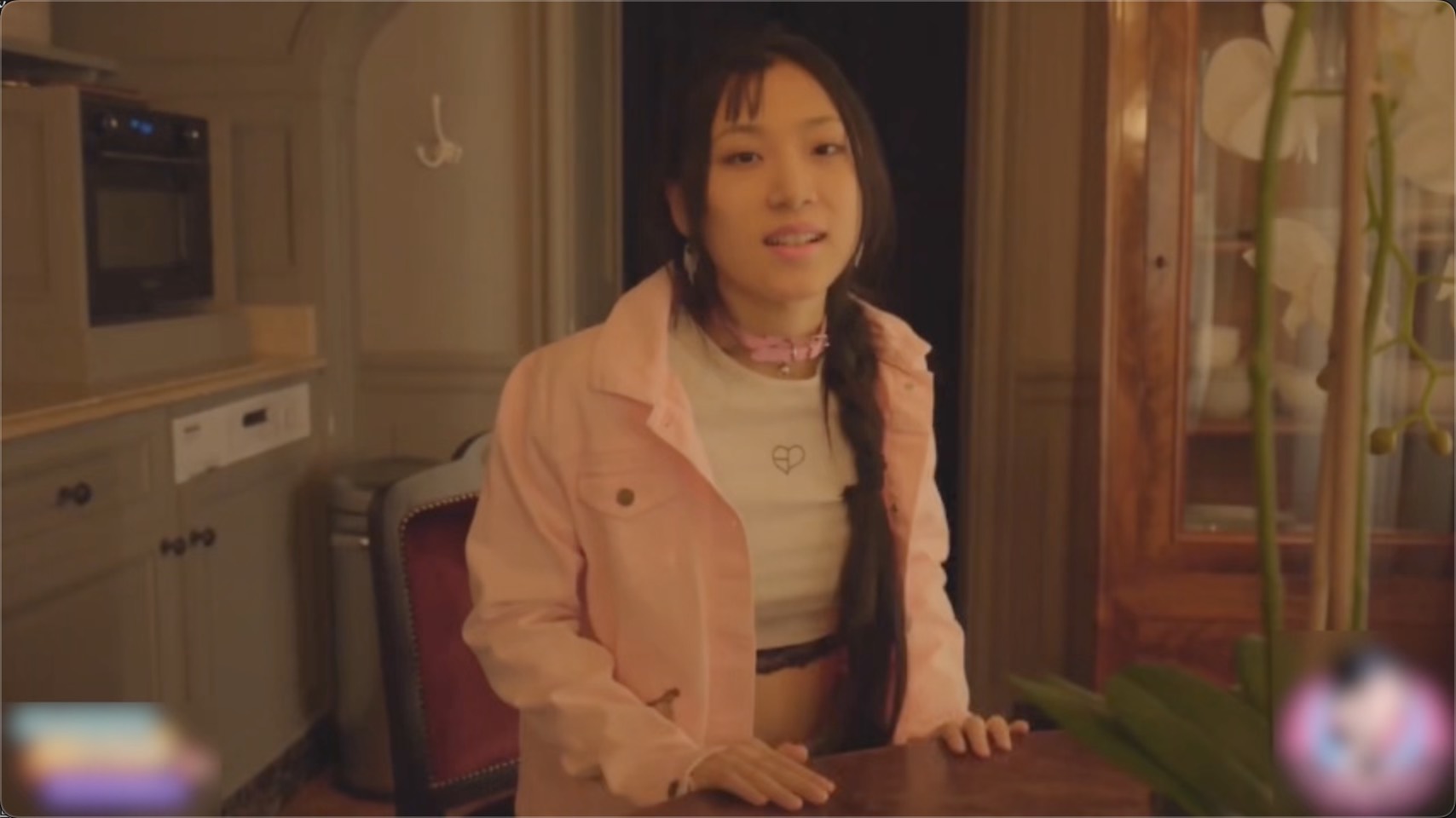 中国女神刘玥-亚洲学生租房安排，没钱付房租就用身体付吧！2