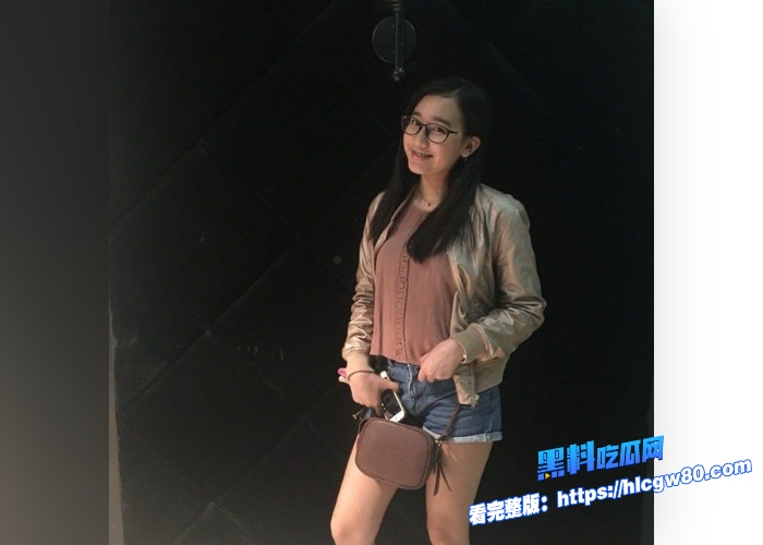 新加坡高颜值选美小姐姐和男友自拍性爱视频曝光蜜穴上涂抹甜食让男友舔真会玩9 新加坡高颜值选美小姐姐和男友自拍性爱视频曝光蜜穴上涂抹甜食让男友舔真会玩9