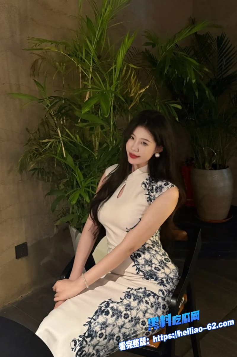 极品身材豹纹侄女天台被叔叔直捅回家继续狂操无套内射黑丝嫩穴7 极品身材豹纹侄女天台被叔叔直捅回家继续狂操无套内射黑丝嫩穴7