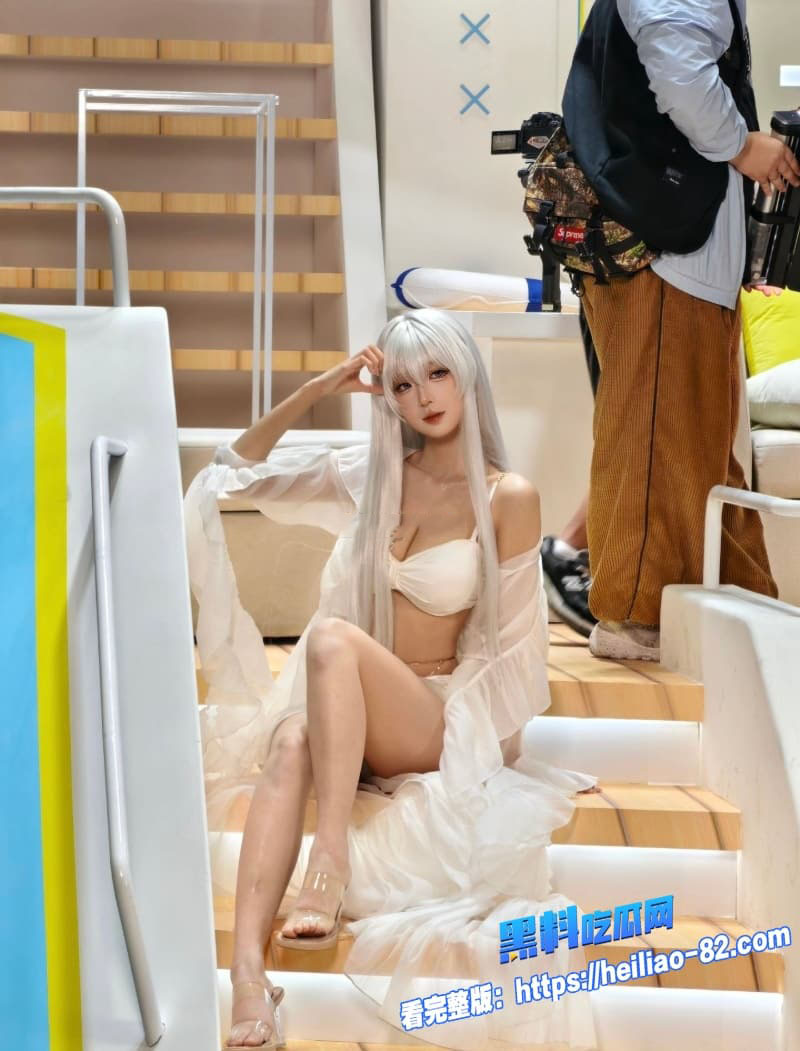 萤火虫漫展变偷拍天堂Cosplay规则形同虚设福利妹子暴露拉满现场偷怕的直呼过瘾17
