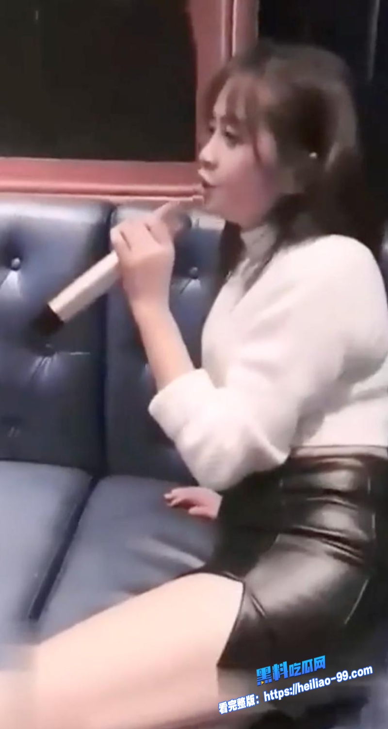 KTV调教兄弟骚货女友4 KTV调教兄弟骚货女友4
