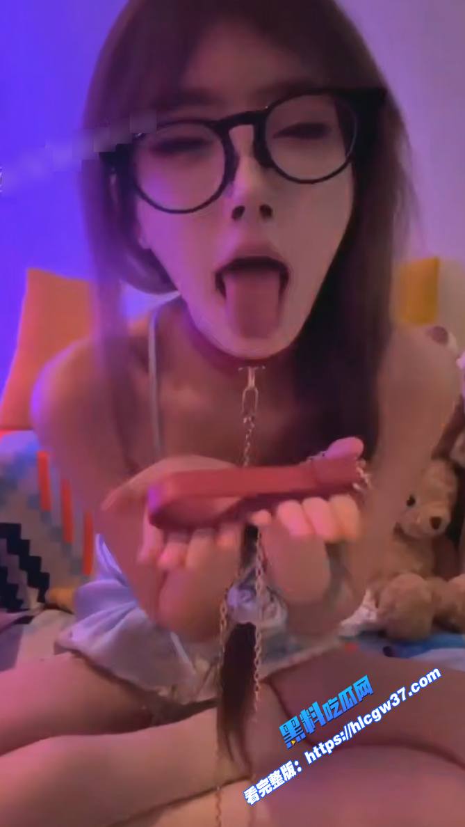 推特极品反差婊 Song纯欲女神人前女神人后母狗 灵活的舌头口交简直一绝 图2 推特极品反差婊 Song纯欲女神人前女神人后母狗 灵活的舌头口交简直一绝 图2