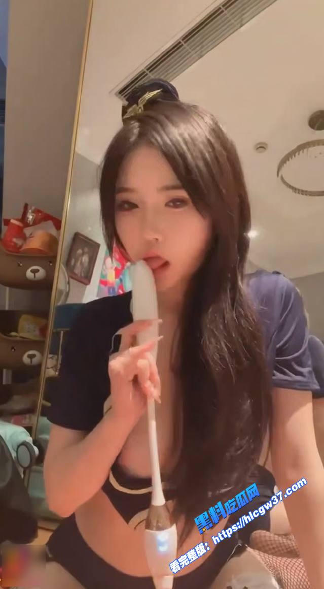 推特极品反差婊 Song纯欲女神人前女神人后母狗 灵活的舌头口交简直一绝 图4 推特极品反差婊 Song纯欲女神人前女神人后母狗 灵活的舌头口交简直一绝 图4