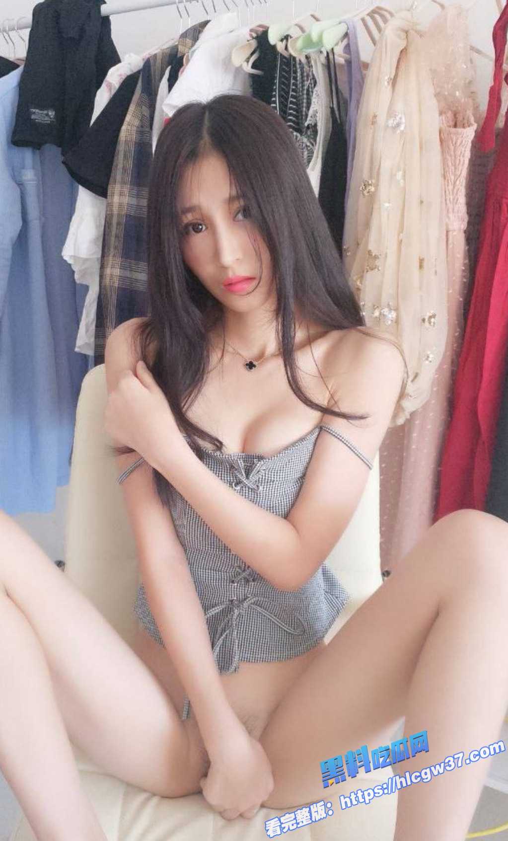 2女大学生妹 极品护士装美女跟金主跪舔啪啪福利曝光 迷人酮体颠覆往日清纯形象