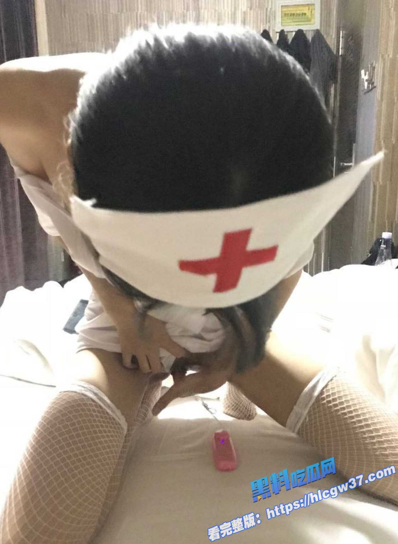6女大学生妹 极品护士装美女跟金主跪舔啪啪福利曝光 迷人酮体颠覆往日清纯形象