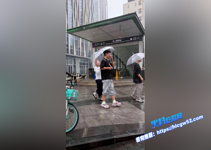 抖音网红情侣 黑马和苦练化妆的晚樱分手 樱子劈腿摄影师 大量证据和视频被曝光 网友们纷纷炸锅3 抖音网红情侣 黑马和苦练化妆的晚樱分手 樱子劈腿摄影师 大量证据和视频被曝光 网友们纷纷炸锅3