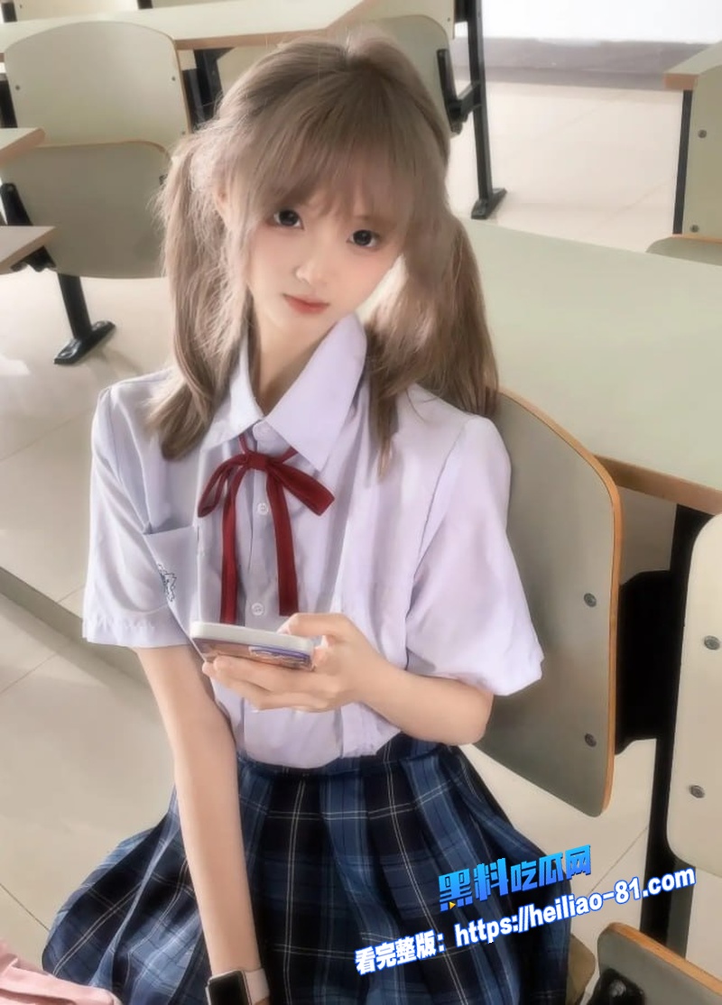 高颜值纹身精神小妹直播大秀 掰开肥穴女上位狂骑榨精 无套内射慢慢一穴太刺激图4