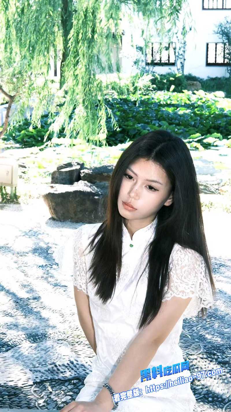 超白嫩三点粉嫩高颜值精神小妹 穿圣诞服酒店被男友花式爆操 一边打游戏一边浪叫 画面极度淫荡刺激图5 超白嫩三点粉嫩高颜值精神小妹 穿圣诞服酒店被男友花式爆操 一边打游戏一边浪叫 画面极度淫荡刺激图5