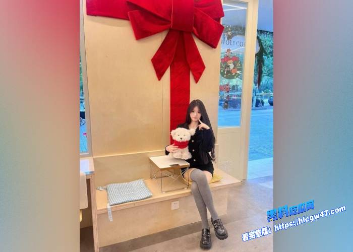 抖音大瓜 小情侣潍坊渤海之眼摩天轮高空做爱曝光 舌钉女友性感高跟鞋真好看3