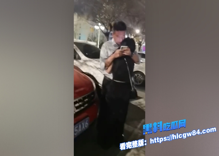 保定育才花园醉酒男女当街做爱路边激情缠绵瓜友震惊这也太饥渴了吧1 保定育才花园醉酒男女当街做爱路边激情缠绵瓜友震惊这也太饥渴了吧1