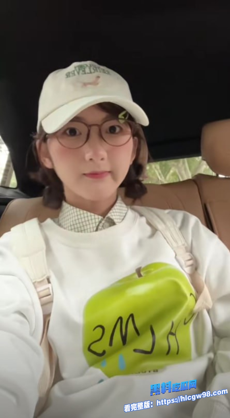 极品学生妹王诗圆刚毕业实习就被上级主管潜规则  1
