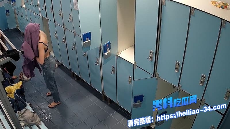 某外国语大学女生更衣室偷拍私密视频流出长发白嫩美女们被一一偷拍原味内裤更是还被偷全程高清无码 2 某外国语大学女生更衣室偷拍私密视频流出长发白嫩美女们被一一偷拍原味内裤更是还被偷全程高清无码 2