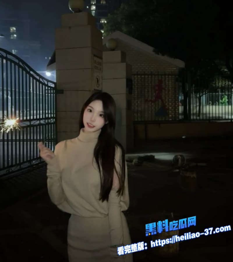 绝美中国留学生白衣牛仔裤初约高大白人 戴面具车震内射高潮第一次就玩这么野5