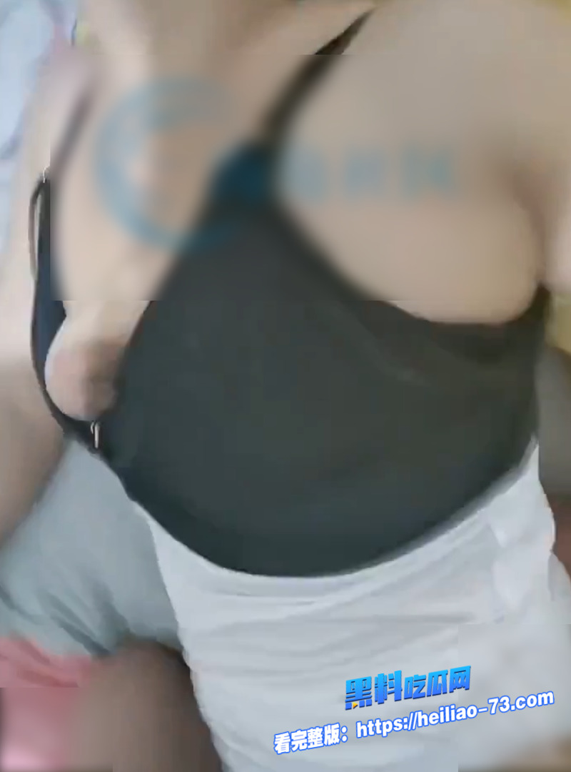 海角乱伦 李哥媳妇华姐背着老公主动送逼给我操 朋友老婆太骚太刺激了!14 海角乱伦 李哥媳妇华姐背着老公主动送逼给我操 朋友老婆太骚太刺激了!14
