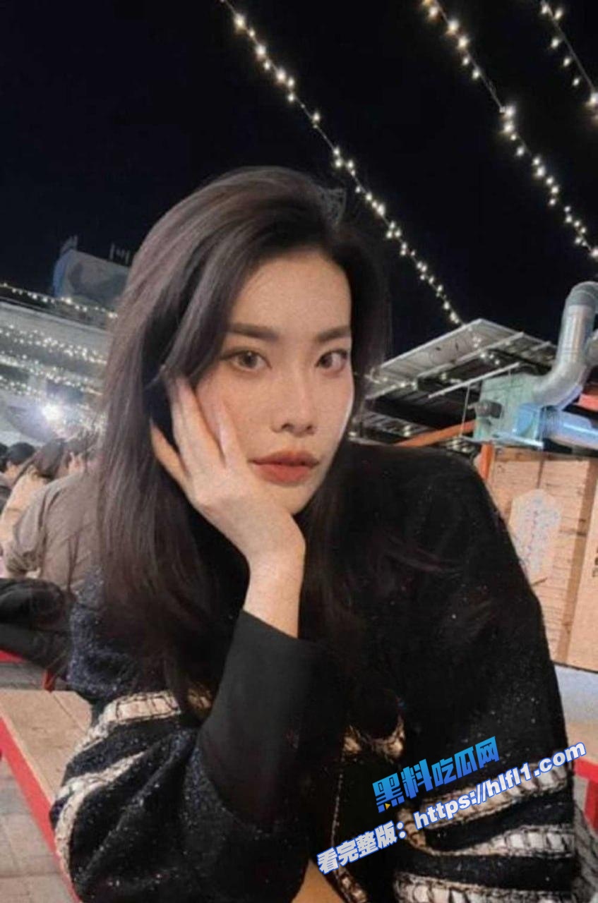 成都艺校教师 钟熙妹 白天是高冷教师 晚是淫荡母狗 性欲旺盛 被操的吐舌头！2