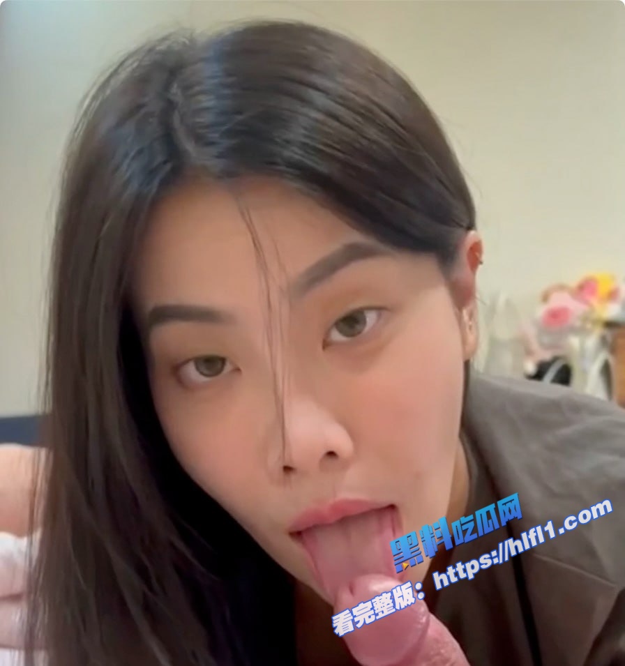 成都艺校教师 钟熙妹 白天是高冷教师 晚是淫荡母狗 性欲旺盛 被操的吐舌头！4