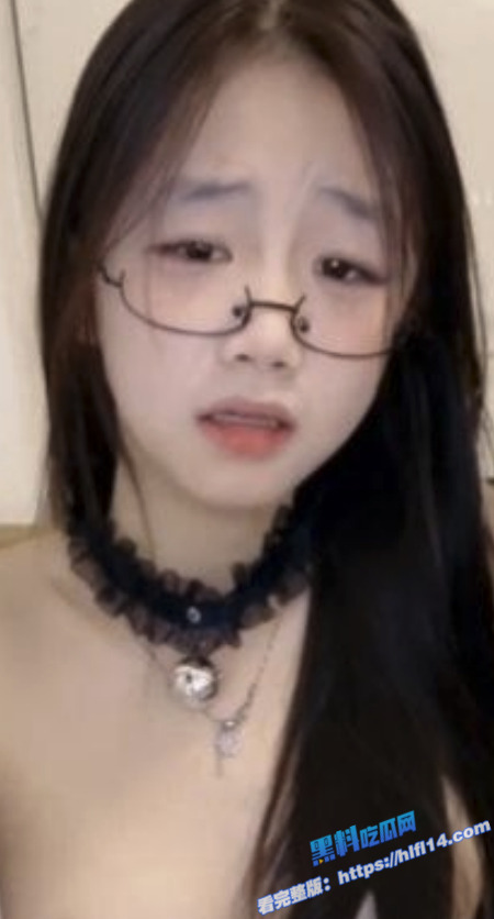 精神小妹 小云慢吞吞 诱惑全裸舞 小穴粉嫩皮肤白皙诱人 阳具疯狂抽插小骚穴!3 精神小妹 小云慢吞吞 诱惑全裸舞 小穴粉嫩皮肤白皙诱人 阳具疯狂抽插小骚穴!3