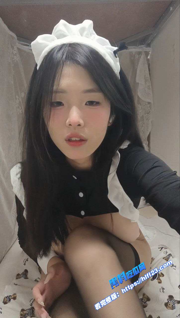 推特高颜值妹子 米粒奇怪 巨乳美女在寝室里面给金主搞福利抖奶自慰! 图4 推特高颜值妹子 米粒奇怪 巨乳美女在寝室里面给金主搞福利抖奶自慰! 图4