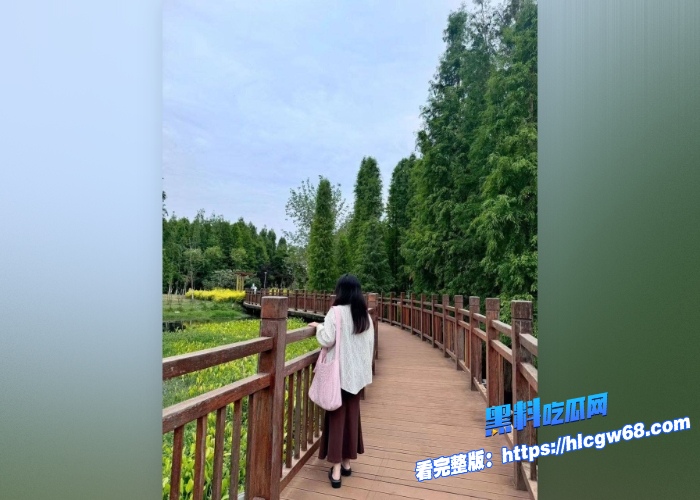 江苏高校清纯超甜学生妹和小男友去旅游被无套骑乘后入性爱视频流出解锁小母狗资质 图5 江苏高校清纯超甜学生妹和小男友去旅游被无套骑乘后入性爱视频流出解锁小母狗资质 图5