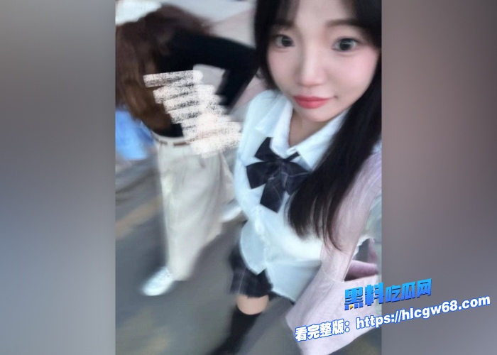 江苏高校清纯超甜学生妹和小男友去旅游被无套骑乘后入性爱视频流出解锁小母狗资质 图9 江苏高校清纯超甜学生妹和小男友去旅游被无套骑乘后入性爱视频流出解锁小母狗资质 图9