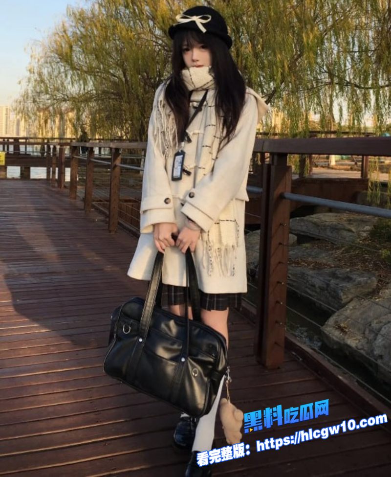 甜美可爱女学生约炮车震内射全过程撩裙露出白嫩大腿3 甜美可爱女学生约炮车震内射全过程撩裙露出白嫩大腿3