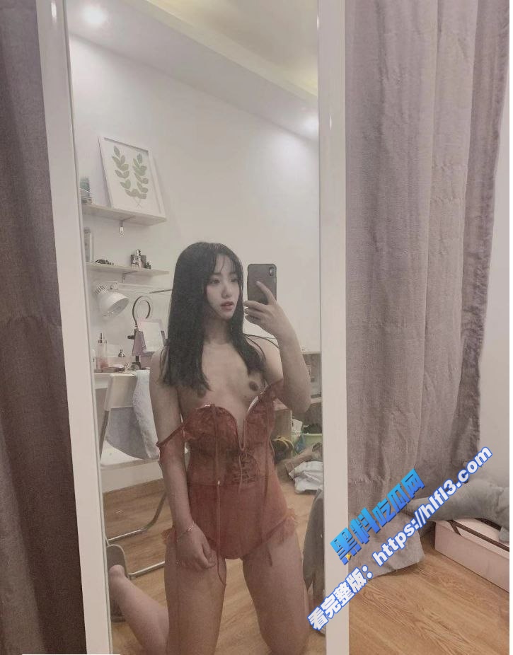 吉林大学美女大学生 李婷 极品反差婊 性爱视惨遭流出 被男友后入对着镜子自拍！1