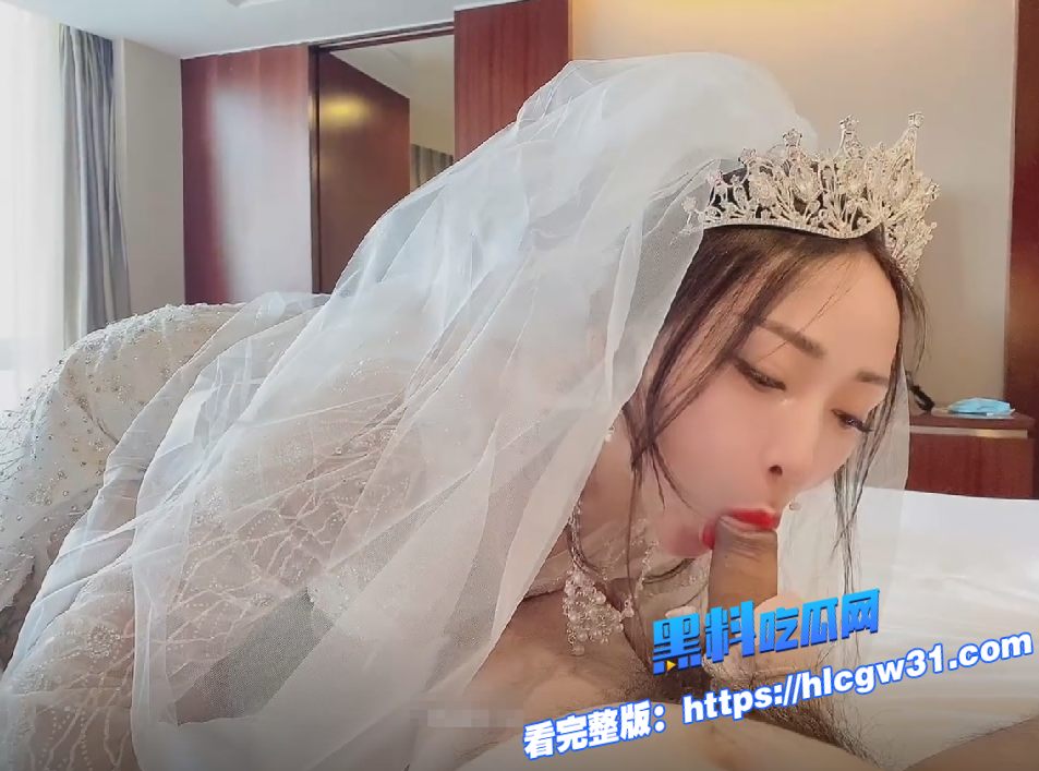 推特福利姬 兔兔 金主定制福利视频流出 角色扮演各种类型戴狗链给金主调教！图8_mosaic